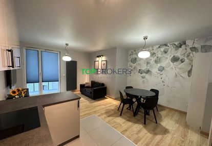 Komfortowe 2 pokoje, szybki internet, garaż