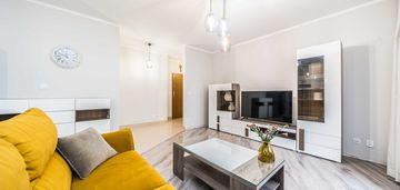 2 pokoje z balkonem i miejscem w hali garażowej