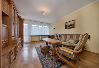 2 pokoje| balkon | piwnica | oddzielna kuchnia | cicha okolica