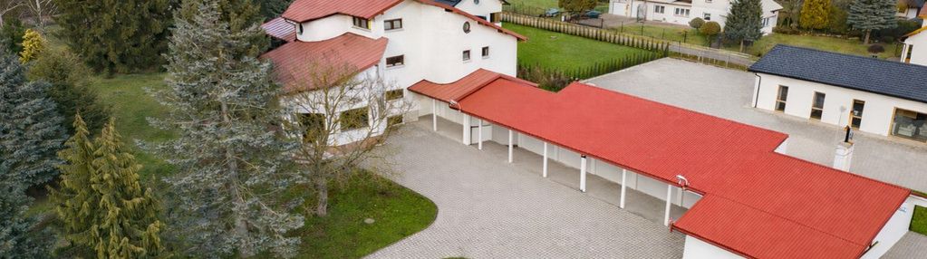 Komfortowy dom z ogrodem zimowym w zemborzycach