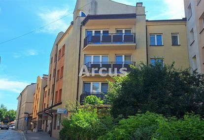 Mieszkanie w bloku  z dużym balkonem