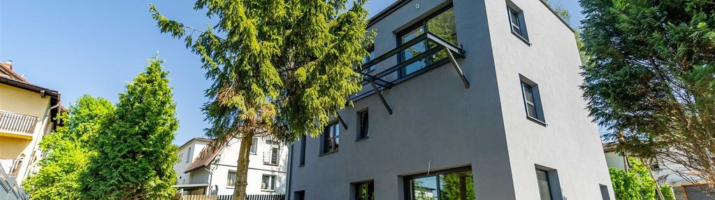Apartament z ogródkiem.