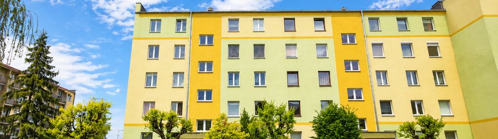 M3 z balkonem z widokiem na panoramę.