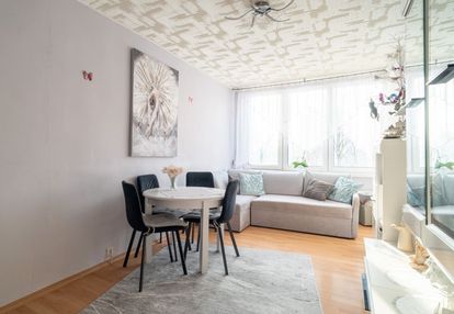 3 pok. kętrzyńskiego, dwustronne, parking