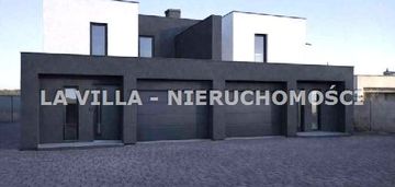 Nowoczesny bliźniak w dąbczu – idealny dla rodziny