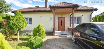 Wygodny dom wolnostojący | garaż na 3 samochody