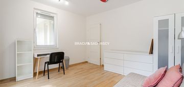 Fajne mieszkanie,dobra lokalizacja,balkon,zieleń