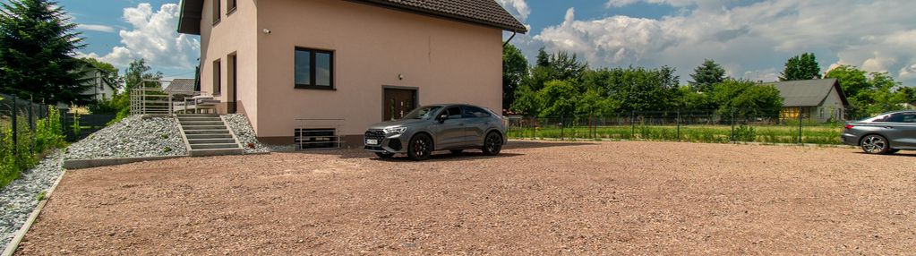 12-pokoi, 12-łazienek, 3-kuchnie, parking, rybitwy