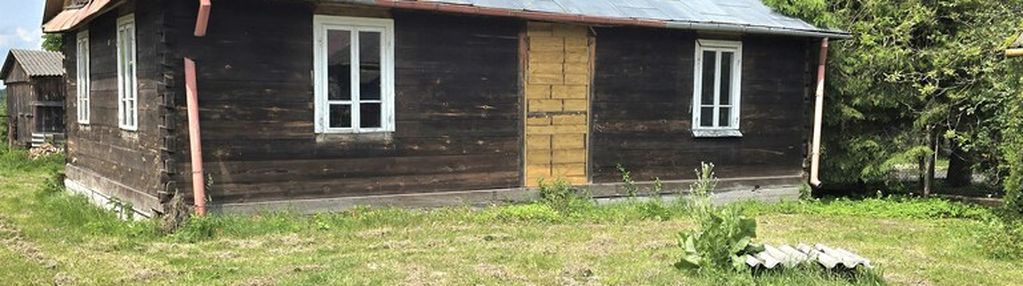 Piękne siedlisko z dwoma drewnianymi domami