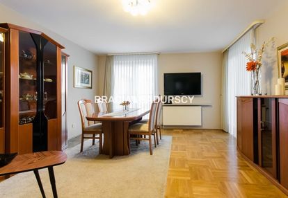 5-pok, widok na zieleń, do podziału, stare dębniki