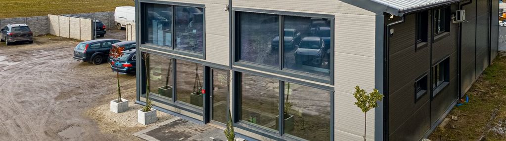 Komercja, mpzp, nowoczesny obiekt,duży plac, media