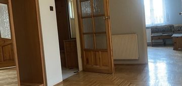 Przestronny dom 300 m², 9 pokoi, działka 800 m²