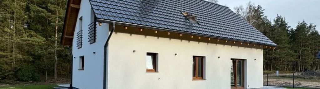 Piękny dom przy lesie