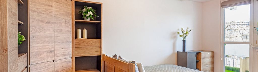 Kawalerka z osobną kuchnią - klimatyzacja - balkon