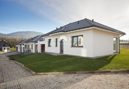 Dom parterowy z pięknym widokiem i garażem