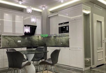 Eleganckie dwa pokoje w centrum, garaż