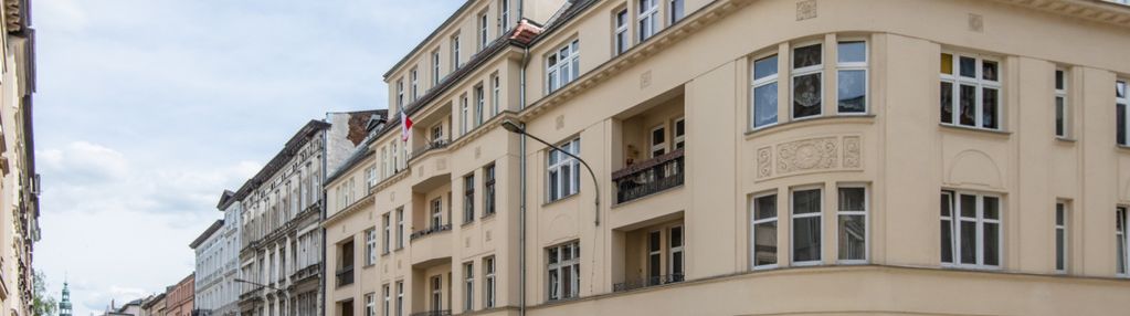 Centrum poznania +100 m² w kamienicy, półwiejska