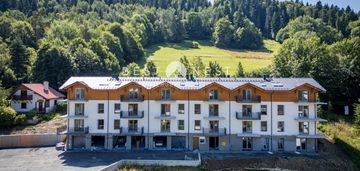 Apartament z widokowym balkonem i garażem