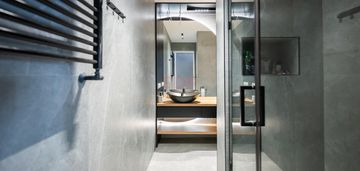 Przestronny dwupoziomowy apartament z tarasem
