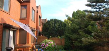 ➠  skrajny segment ➠5 pok.➠ metro "trocka"