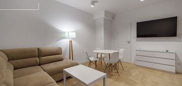 Stacja aleje jerozolimskie | 2 garderoby | balkon