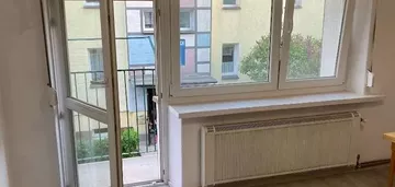 Wyremontowane mieszkanie w bloku z balkonem