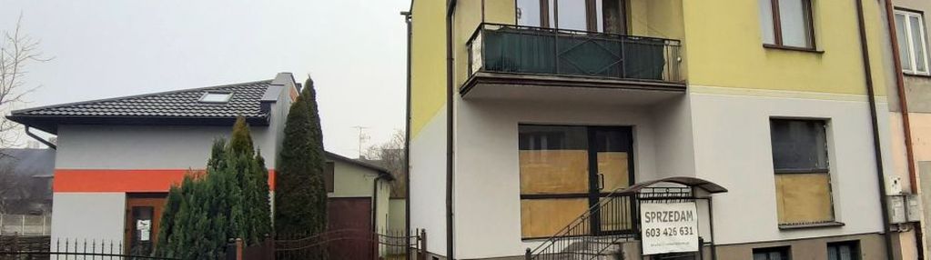 Dom, z lokalami komercyjnymi i in.
