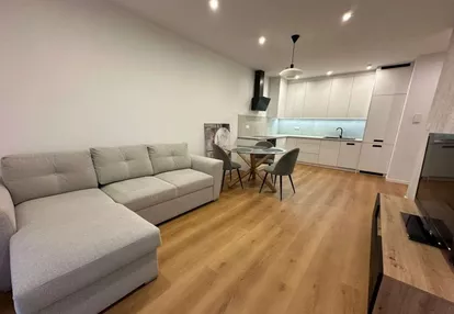 Moja Klonowa - 2 pokoje w pięknym apartamentowcu