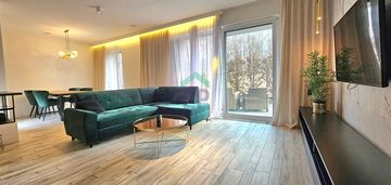 Apartament z ogródkiem/parkitka