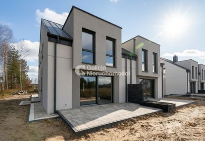 Bliźniak premium przy lesie, gotowy.