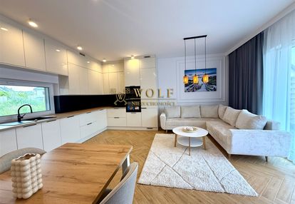 Nowoczesny i komfortowy apartament z ogródkiem