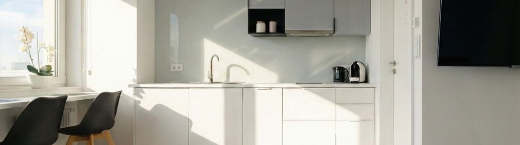 Studio z balkonem przy jesionowej