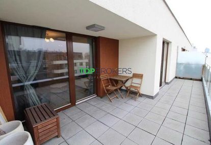 Salon z aneksem i sypialnia, taras, klimatyzacja