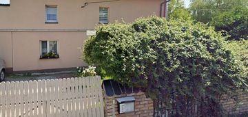 Sprzedam parterową część domu