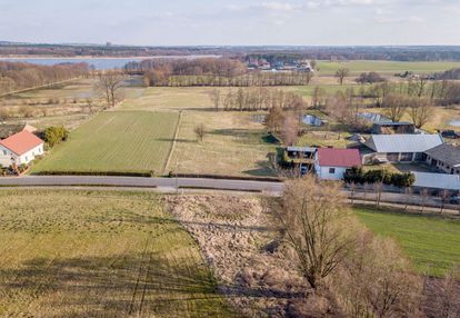Foremna działka w otoczeniu jezior