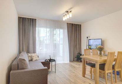 3 pok | 55 m² | gocław |  balkon 8 m² | garaż