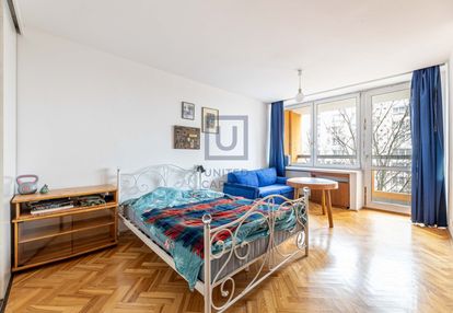 Metro ratusz arsenał | stare miasto | balkon