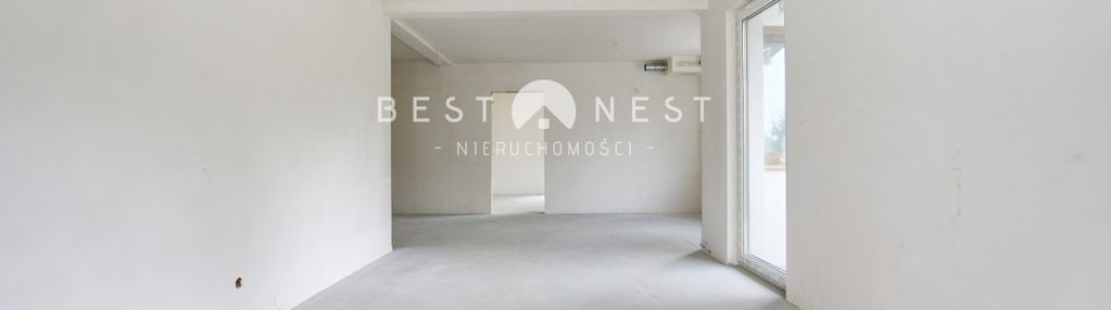 Apartament z ogródkiem oraz windą, obok parku