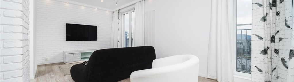 2 pokoje, balkon z widokiem na kopiec, m.postojowe