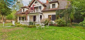 Dworek / duża działka / dodatkowy budynek