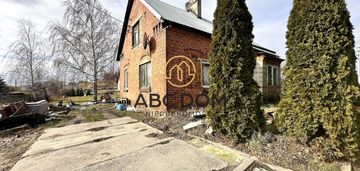 Dom z piękną działką w dogodnej lokalizacji