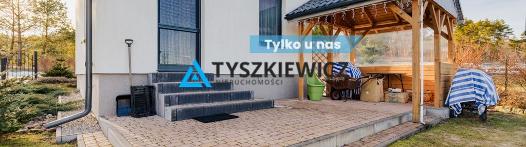 Dom śluza blisko jeziora wieckie