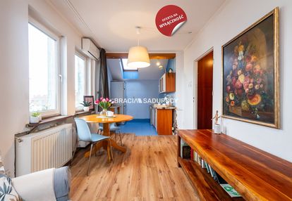 27m2 z piwnicą, klimatyzacją i widokiem na kopiec