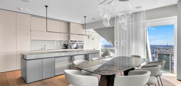 Złota 44 | apartament z panoramicznym widokiem