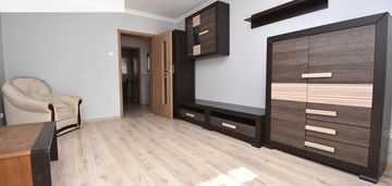 Dwa pokoje na parterze ze słonecznym balkonem