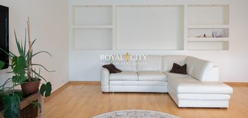 Przestronny apartament przy parku szczęśliwickim.