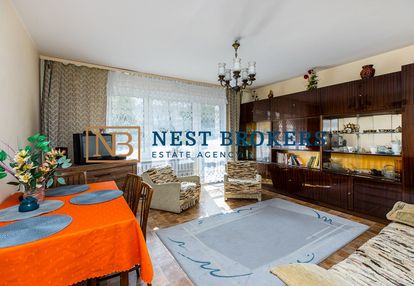 Dwustronne 3 pokoje z osobną jasną kuchnią.