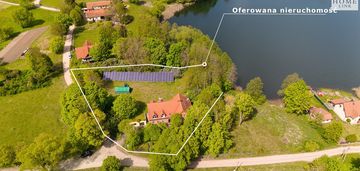 Dom w dawnej szkole nad jeziorem