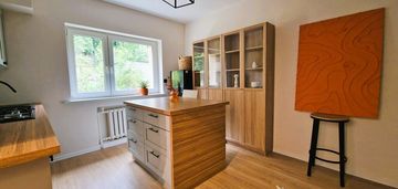 Przytulne mieszkanie pod lasem