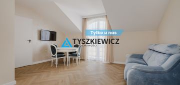 Faktura vat,  budynek z windą + miejsce postojowe